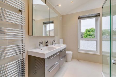 2 bedroom flat to rent - Photo 5