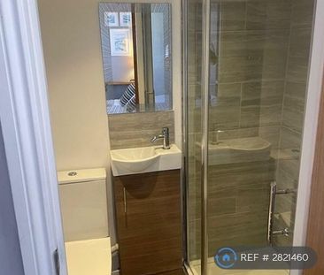 1 bedroom in a house share to rent - Photo 6