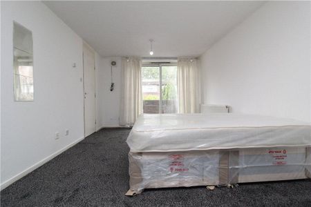 House share to rent - Photo 2