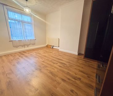 2 Bed Terraced House, Marsden Mount, LS11 - Photo 3
