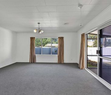 Sunny, warm 2bedroom unit, walk to town! - Photo 1
