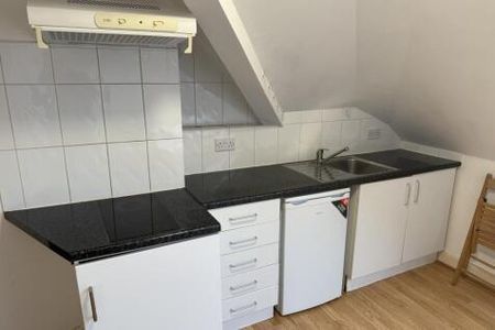 Studio to rent - Photo 2