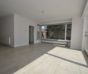 Knokke, halfopen bebouwing met ruime tuin - Photo 1