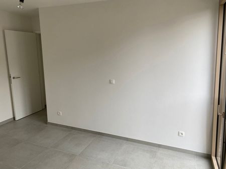 NIEUWBOUW !!! Ideaal gelegen appartement op de eerste verdieping in een kleine residentie. - Photo 2