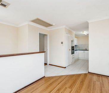 Spacious Coastal Retreat - Photo 4