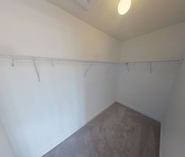 For Lease - 133 Blue Forest Crescent, Barrie, Ontario - Photo 3