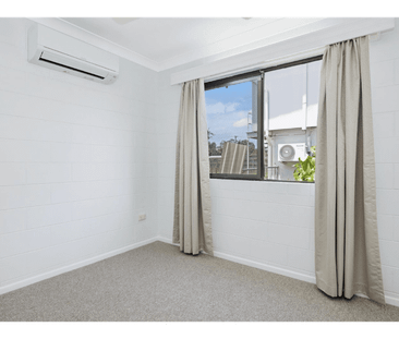 MODERN 3 BEDROOM HOME IN CONDON! - Photo 4