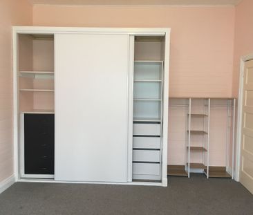 Recently Renovated Country Cottage - Photo 1