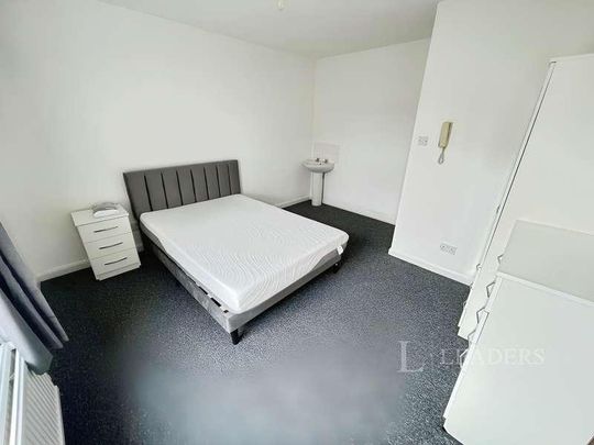 Flat D, Wellington Street, Luton, Bedfordshire, LU1 - Photo 1