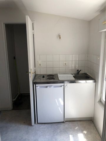Location Appartement 1 pièce 16m² ANGOULEME 16000 - Photo 2