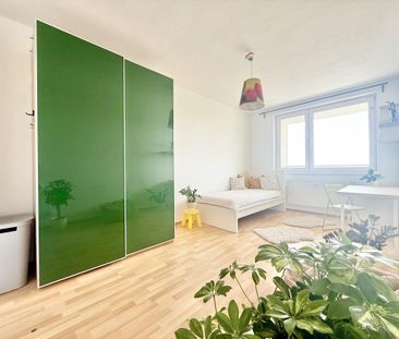 Prenájom - zariadený 3i byt s loggiou a PS, výhľad na Kamzík - Photo 1
