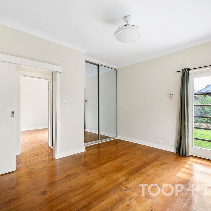 Spacious updated 3 bedroom unit - Photo 1