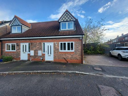 2 bedroom semi-detached house to rent - Photo 3