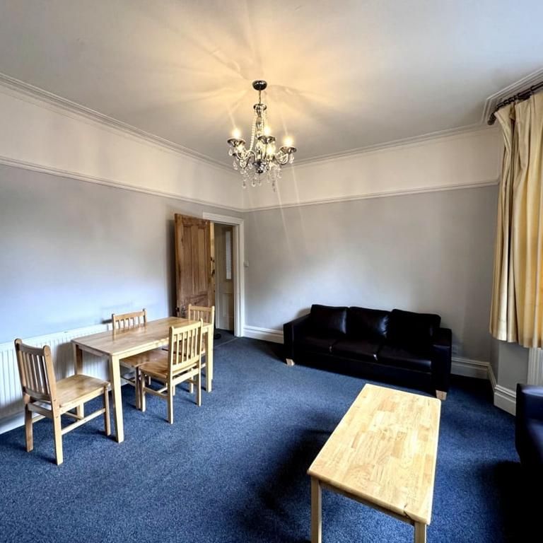 3 bedroom flat to rent - Photo 1