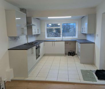 3 bedroom townhouse to rent - Photo 2