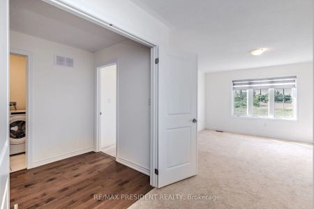 Condo Townhouse For Lease | W9244604 - Photo 3