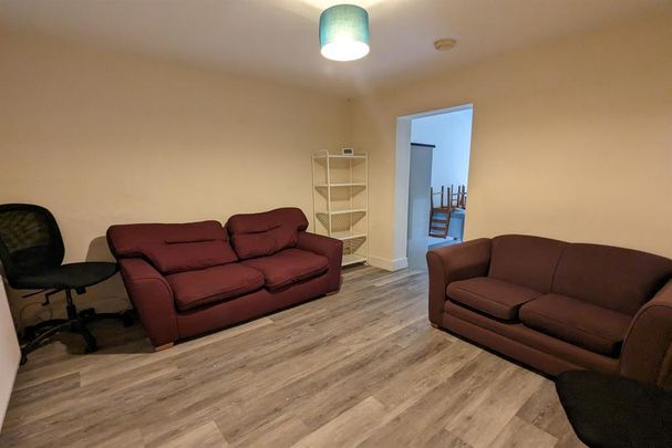 3 bedroom terraced house to rent - Photo 1