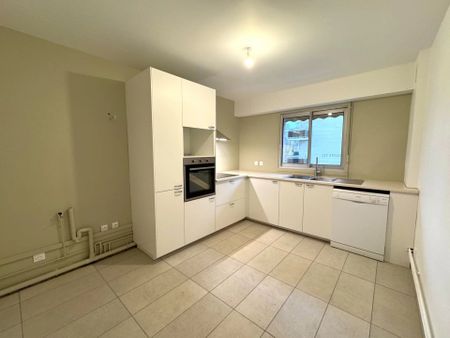 Location Appartement 5 pièces 112 m2 à Compiègne - Photo 4