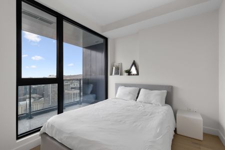 Condo for rent, Montréal (Ville-Marie) - Photo 2