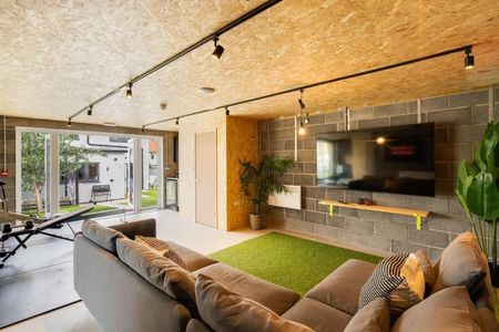 Southmead Road, Horfield - Photo 3