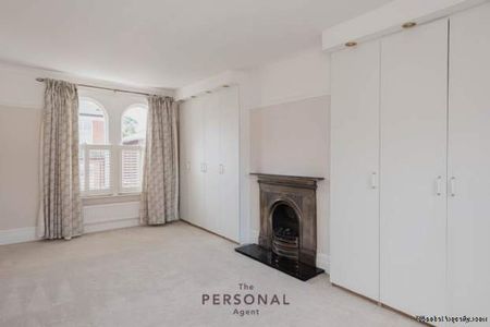 3 bedroom property to rent in Epsom - Photo 4