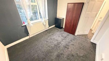 Cranleigh Road, Feltham, TW13 - Photo 4