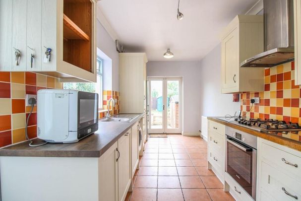 3 bedroom terraced house to rent - Photo 1