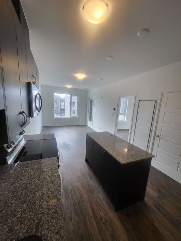 For Lease - 3285 Carding Mill Trail Unit# 305, Oakville, Ontario - Photo 2