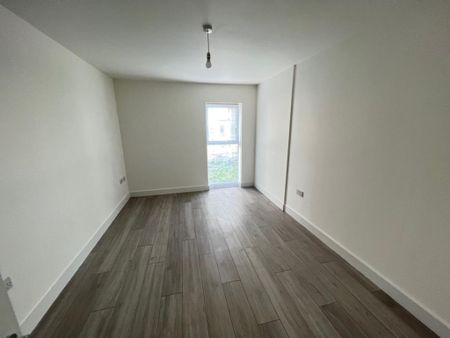 2 bedroom ground floor flat to rent - Photo 2