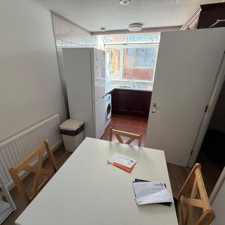 3 bedroom townhouse to rent - Photo 1