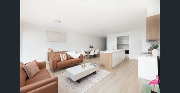 Brand-New Designer Residence Showcasing Contemporary Elegance and Family Luxury - Photo 1