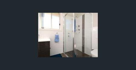 CLASSY MODERN UNIT! - Photo 5