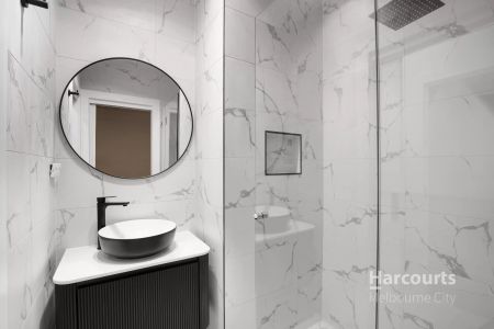 Renovated Apartment - Photo 5