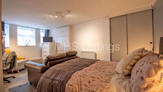 1 Bedroom Flat for rent in Manor Terrace - Photo 1