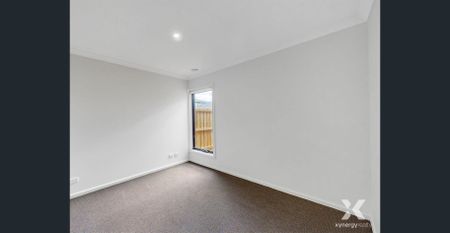 Easy-Care Living in a Connected Diggers Rest Pocket - Photo 5