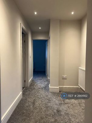 3 bedroom flat to rent - Photo 1