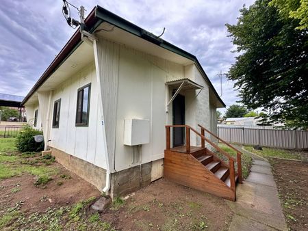 2/8 Denison Street, Cooma - Photo 5