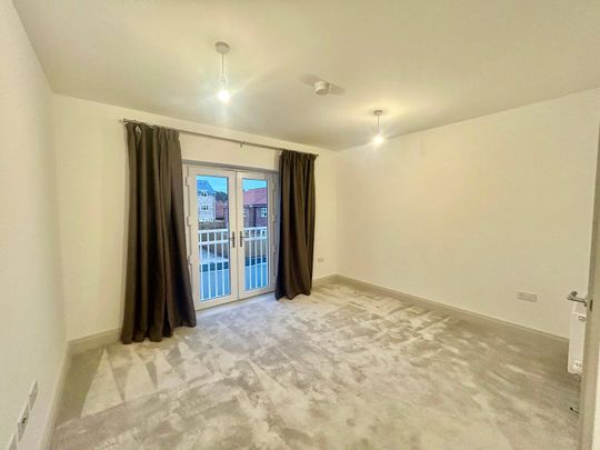 Spindle Avenue, Fleet, Hampshire, GU51 - Photo 1