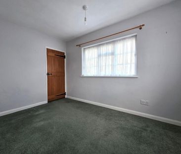 2 bedroom detached bungalow to rent - Photo 2