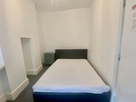 6 bedroom house to rent - Photo 3