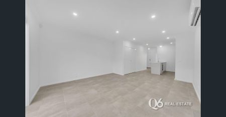 Brand New, Stylish Townhouse in Prime Westwood Estate Location! - Photo 2