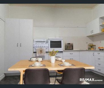 Spacious Home on 1,234m² with Outstanding Exposure - Photo 3