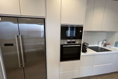 3 Bedroom Townhouse For Rent in Nueva Andalucía, Málaga - Photo 5