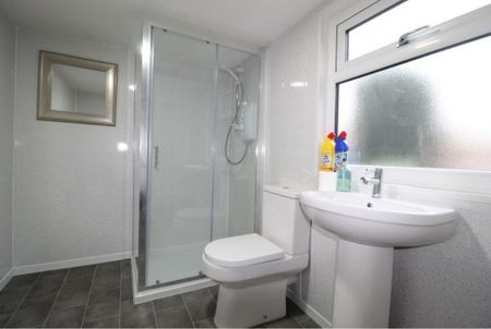 4 bedroom house of multiple occupation to rent - Photo 4