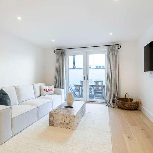 Montpellier Retreat, Cheltenham, GL50 - Photo 1