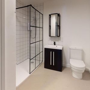 3 bedroom flat to rent - Photo 3