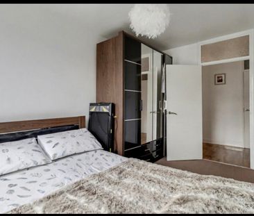 2 Bed Flat, Friern Road, SE22 - Photo 2