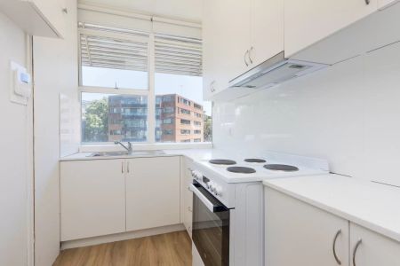 FRESH RENOVATED ONE BEDROOM APARTMENT - Photo 4