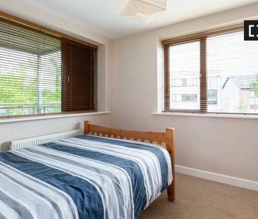 Rooms for rent in a 3-bedroom apartment in Lucan, Dublin - Photo 6