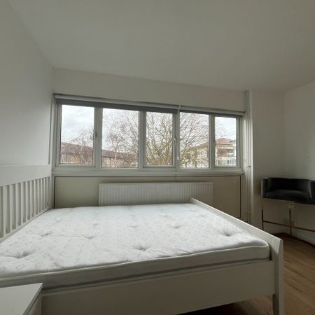 Room in a Shared Flat, Ramsey House, SW9 - Photo 3